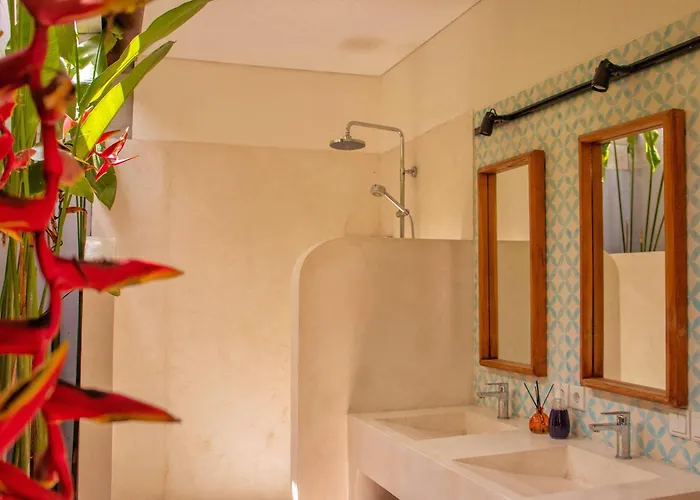 別荘 Seseh Beach-twin Celestine Ensuite Bedroom 2 In Shared Villa-650m To